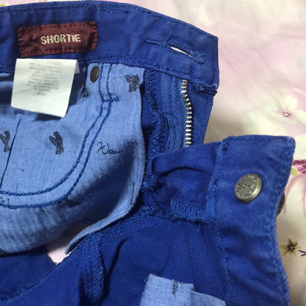 Shorts - Picture 6 of 8